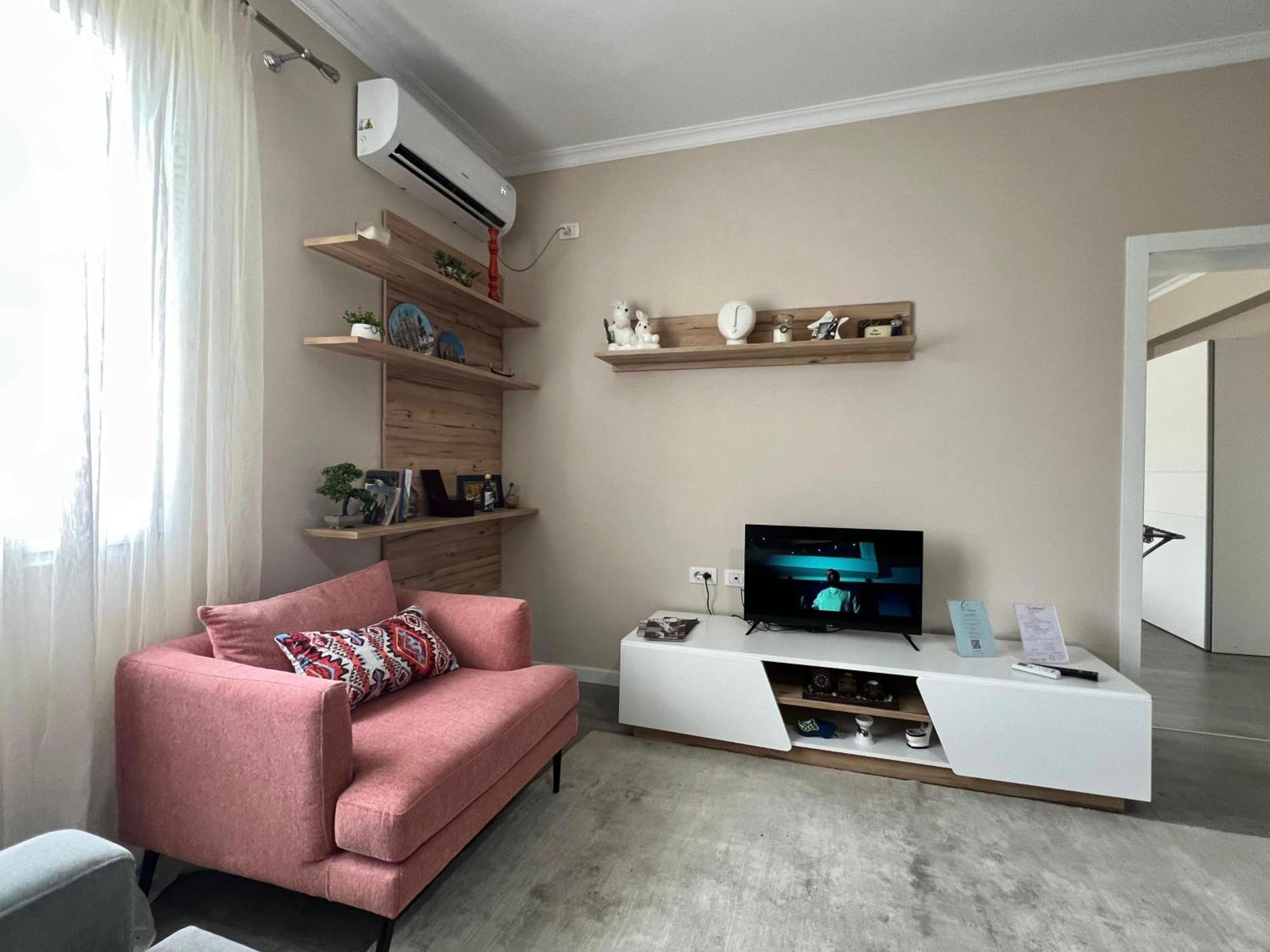 Cozy Flat Near Air Albania Stadium 1 Tirana Exterior foto